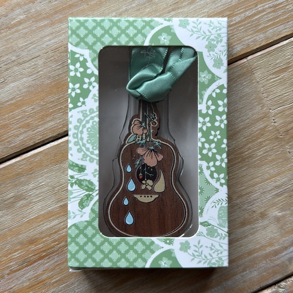 Lot of 8 official Taylor Swift ornaments - Picture 2 of 9